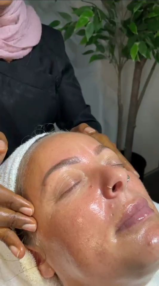 The Àlàáfíà Glow Signature Facial 60mins